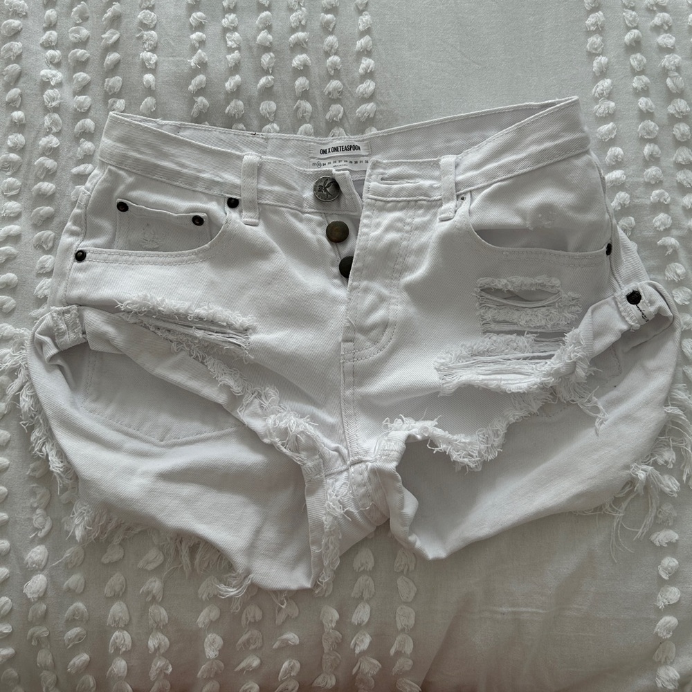 White One teaspoon shorts size 23